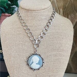 Elegant Silver Faux Cameo Pendant Necklace